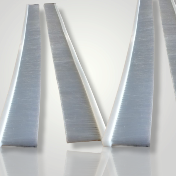 Strip type brush with polyethylene base and nylon bristles - Image 3
