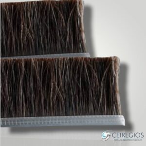 Strip type horse bristle brush