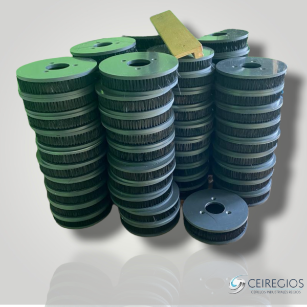 Brushes of various types used in factories of metal packaging and cans - Image 6