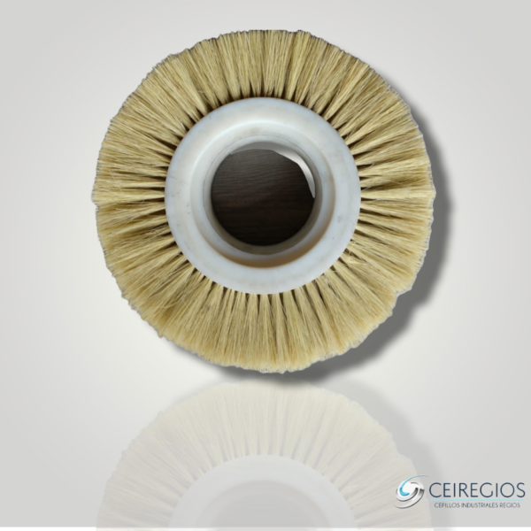 Roller brush for polishing wood with natural lechugilla or Ixtle bristles