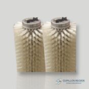 Roller type brush for the food industry with food grade bristles